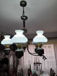 Cadeeiro de sala com 5 lâmpadas
