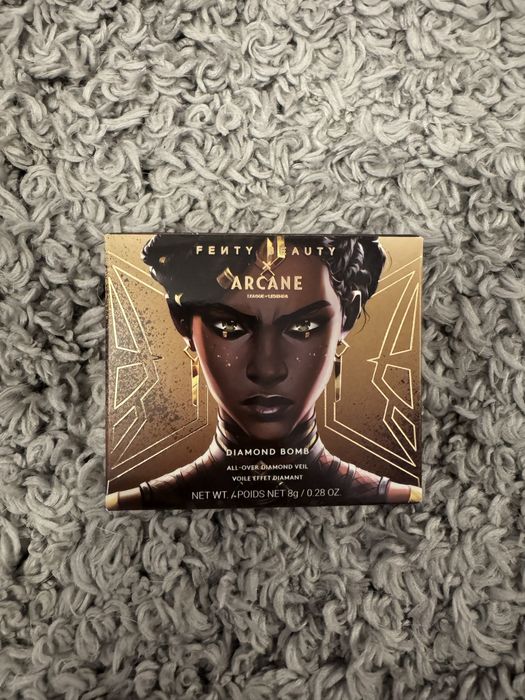 Diamond Bomb Fenty Beauty Arcane Golden Rulr