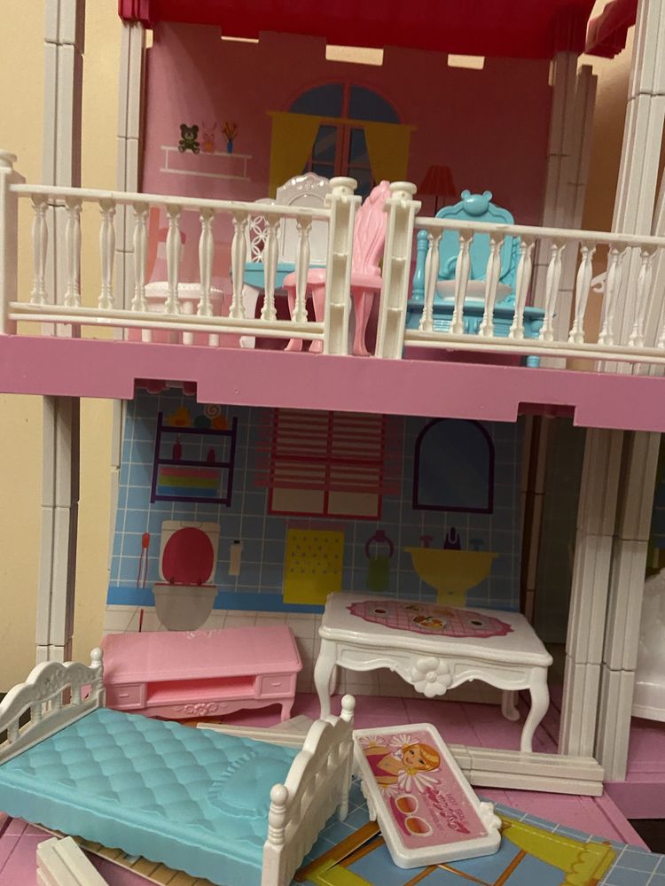 Ляльковий будиночок з меблями Pretty doll house