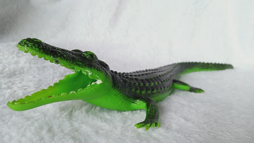 Figurka krokodyl 30 cm