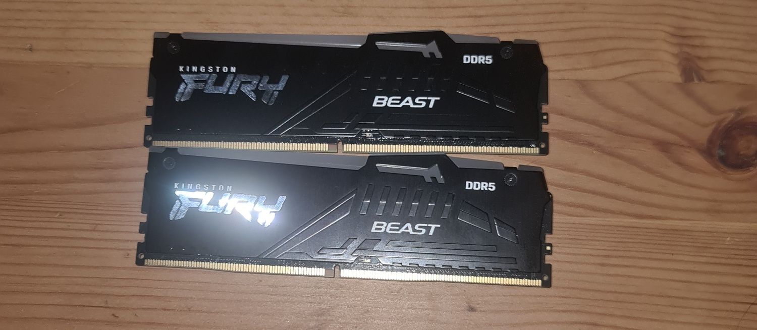 Memórias RAM Kingston Fury Beast 16GB (2x8GB) RGB