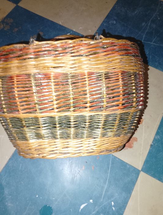 Продам кошик в отличном состоянии