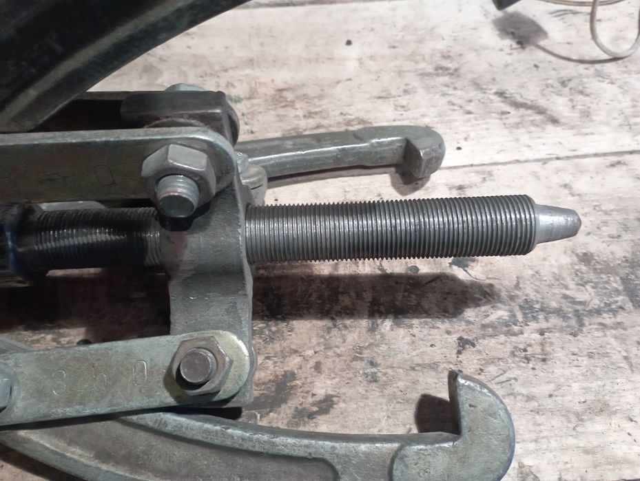 Продам знімач підшипників