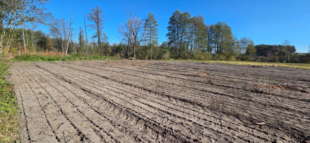 2547 m2 - działka budowlana w Husince gm. Biała Podlaska (dom + staw)