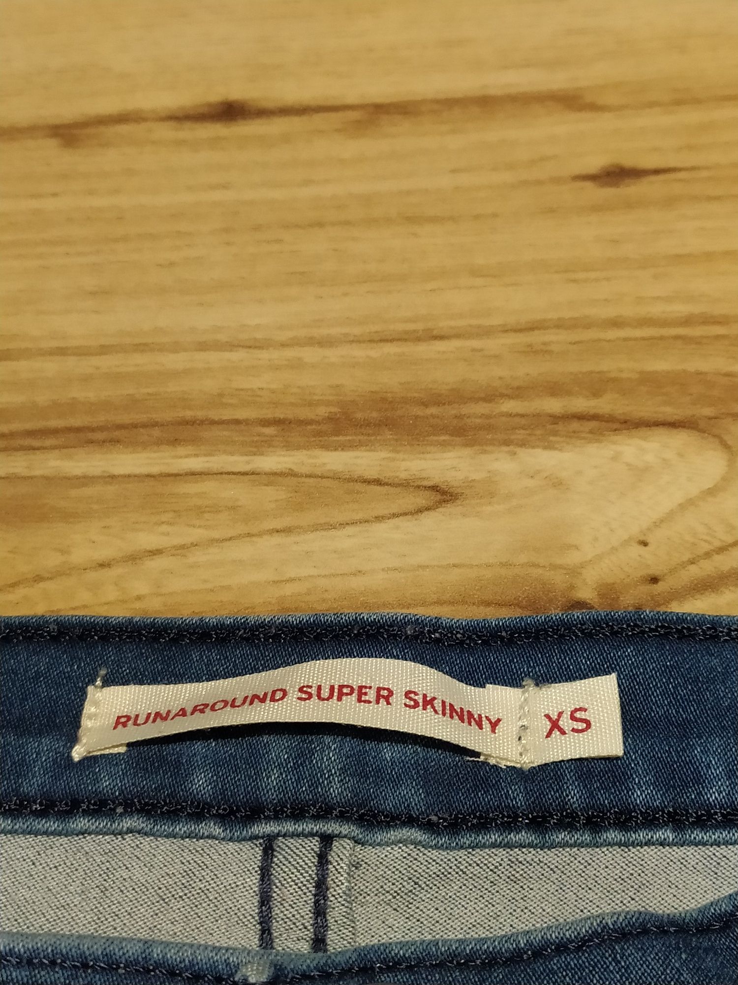 Niebieskie Damskie Spodnie Dżinsowe Jeansowe Levi's Runaround