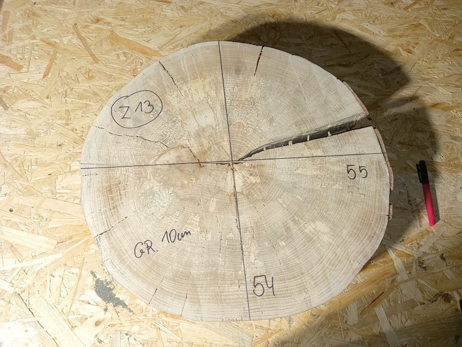 Plastry drewna na stoliki