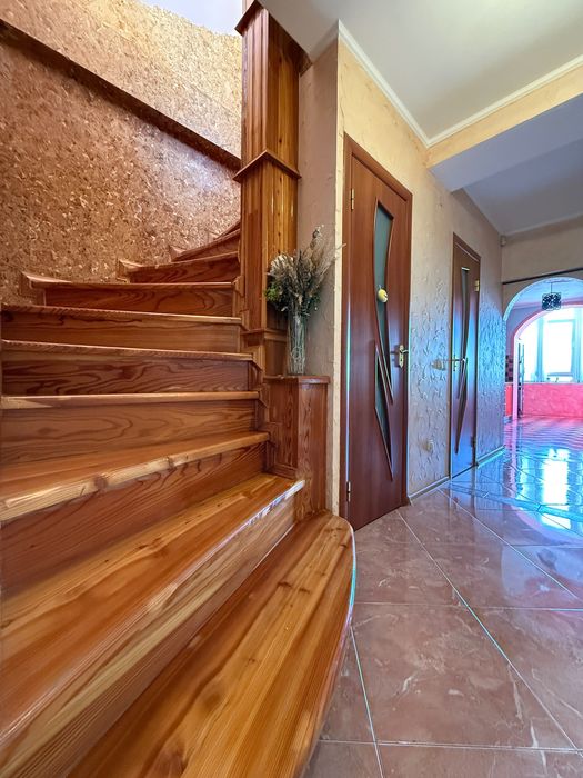 3-кімн. квартира 132м.кв. Будинок 2008р. Вул. О. Басараб.!!