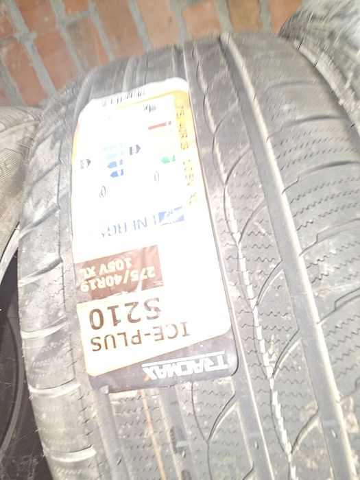Зимова  резина 245/45 І 275/40 r19
