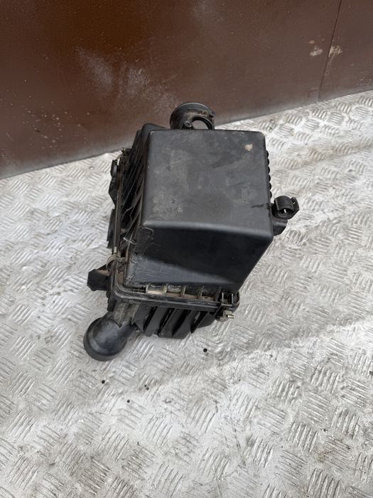 Корпус воздушного фильтра 2.3 Мазда сх7 год 08 mazda cx7