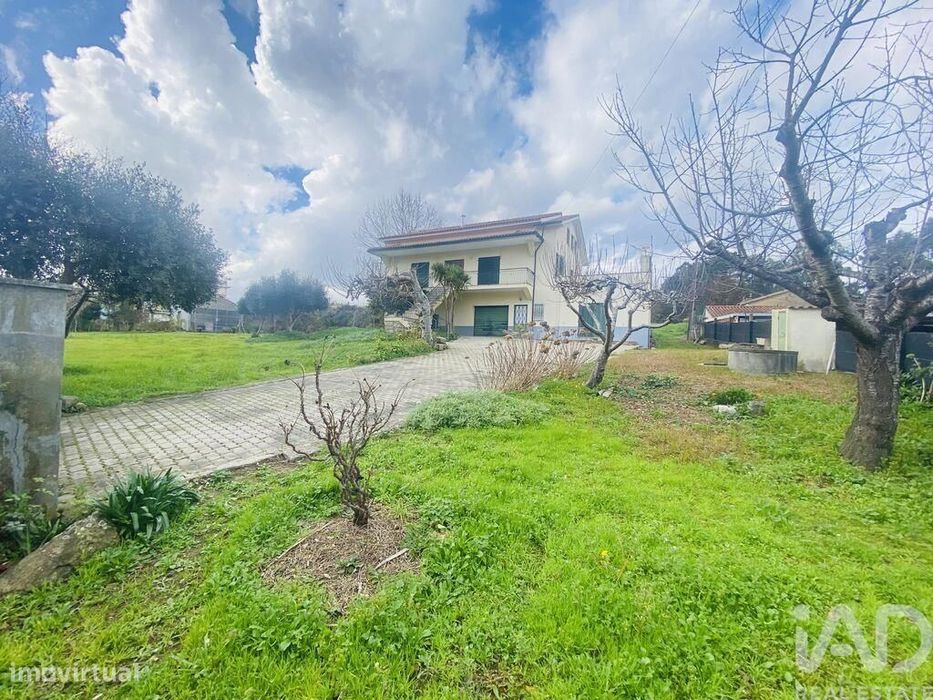 Casa tradicional T5 em Campos e Vila Meã de 183,00 m2