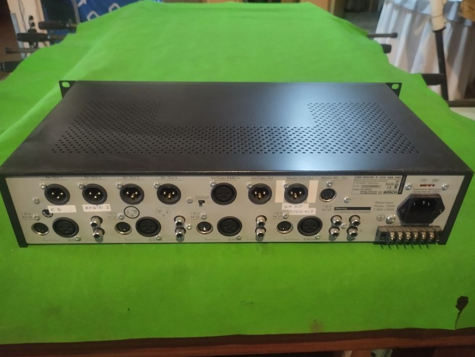Vendo  Amplificadores em bom estado