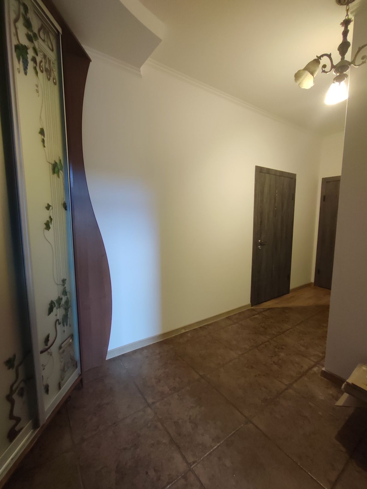 Продам квартиру  3 кімнатну