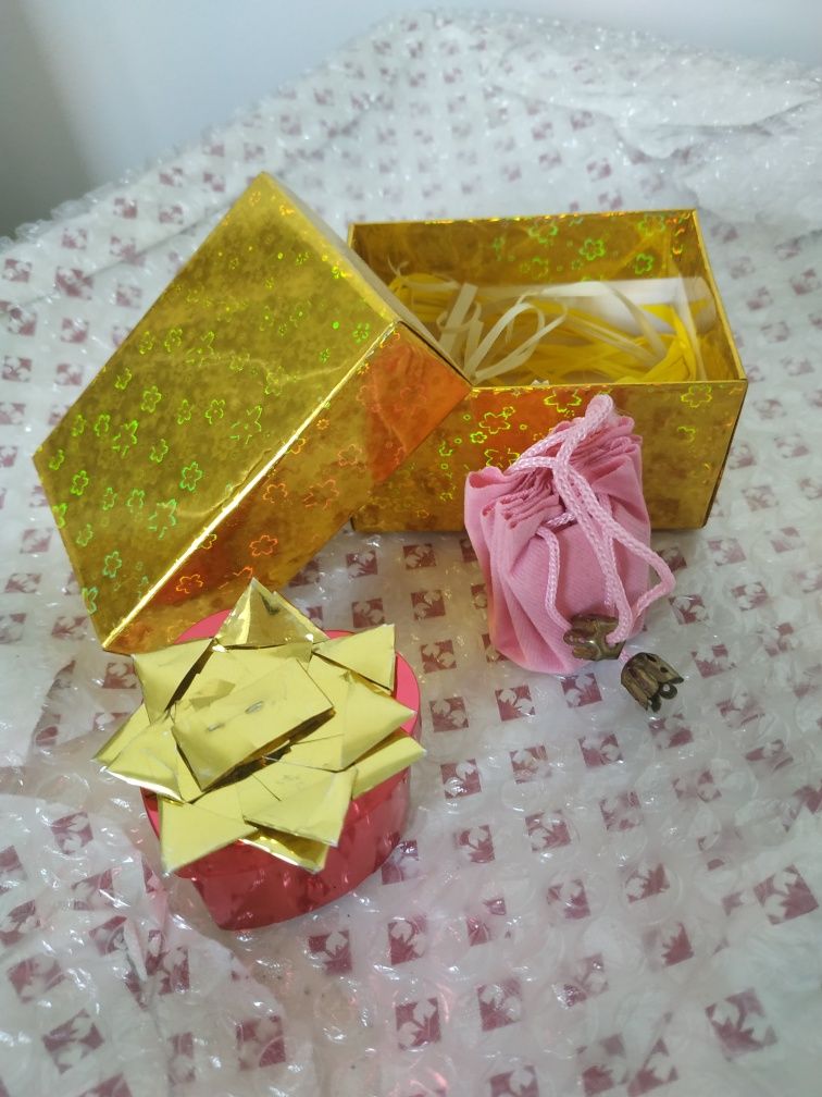 Подарочные коробочки шкатулки под ювелирные изделия