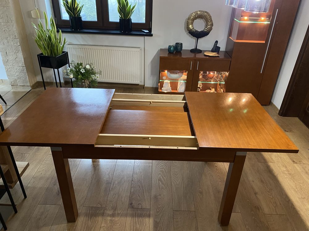 Komplet mebli do salonu 3x komoda+ stół rozkladany