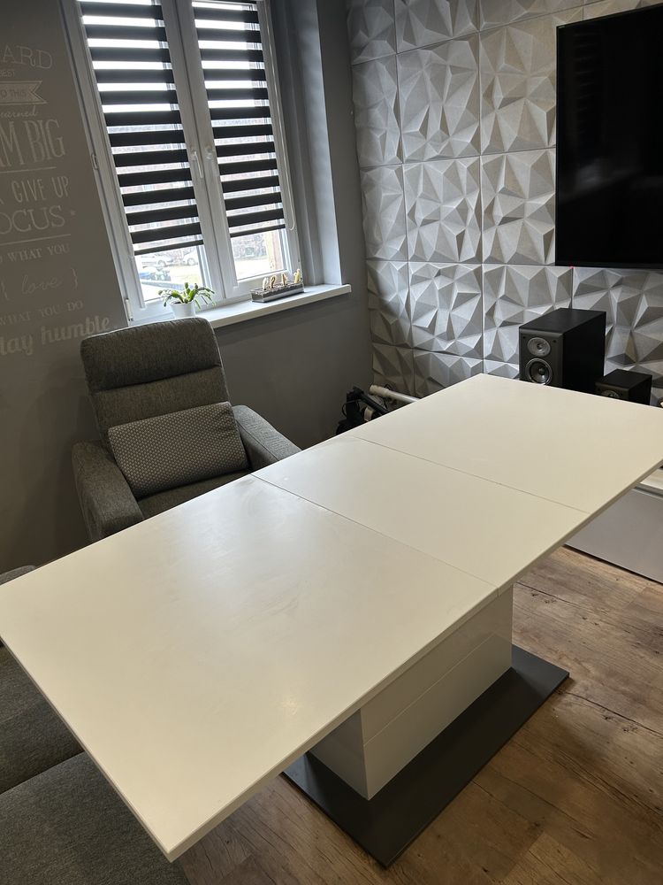 Stół biały rozkładany 160-200 cm dlugosci duży