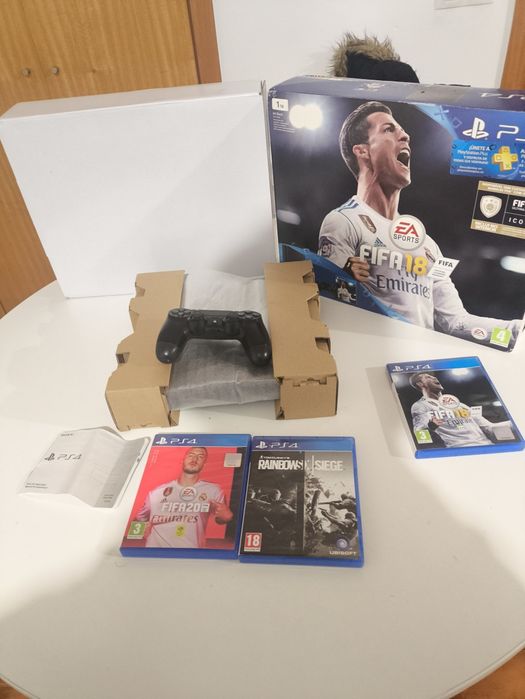 Playstation 4 Slim 1TB completo