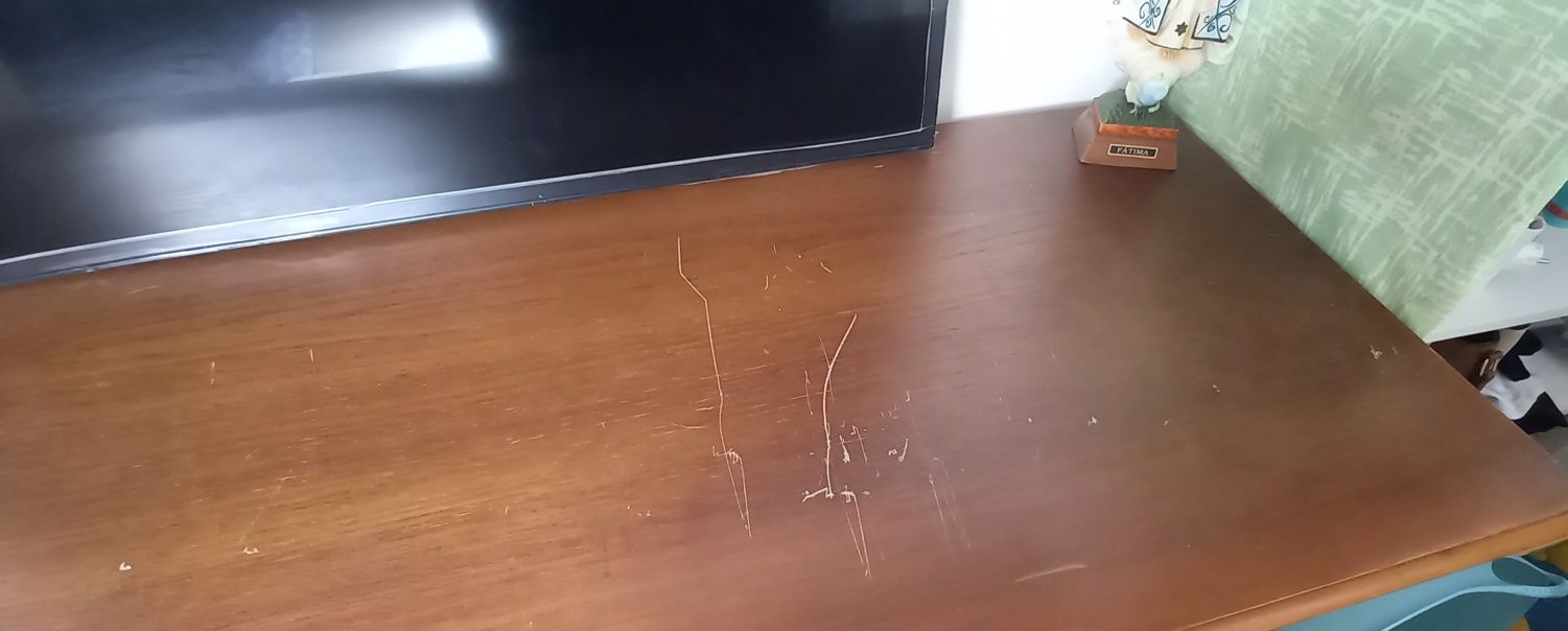 Vendo Aparador em madeira usado