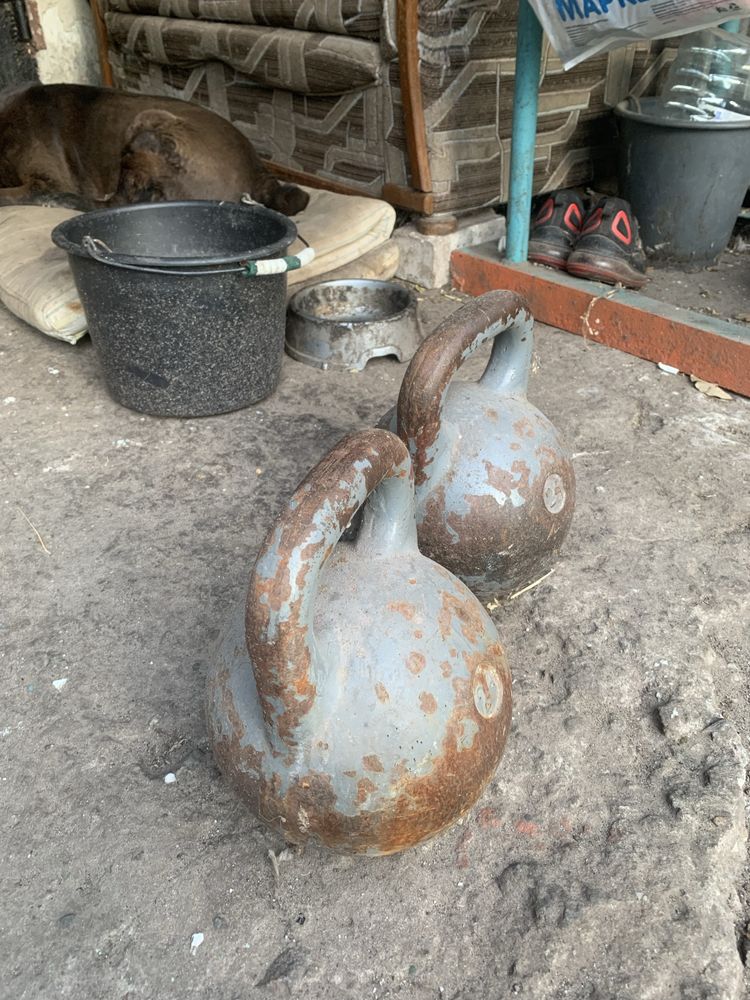 Продам гири и гантели