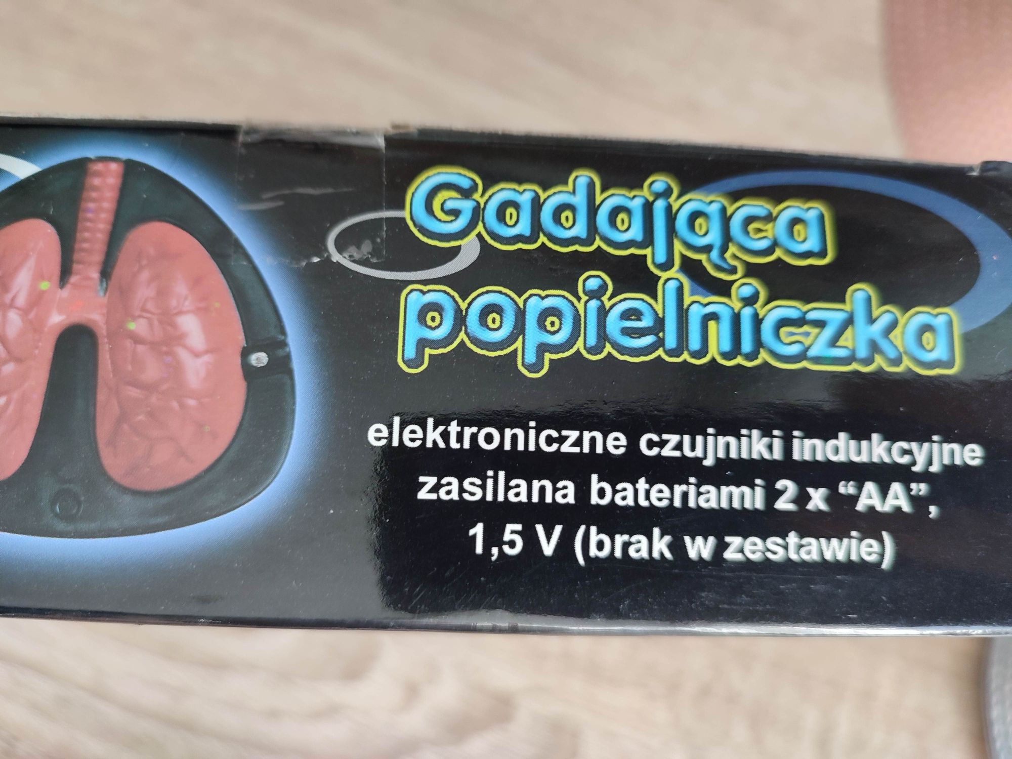 Gadająca kaszląca popielniczka Gadżet prezent dla palacza