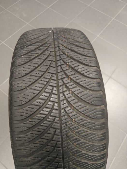 Opona całoroczna wielosezonowa Goodyear Vector4seasons 205/50/R17