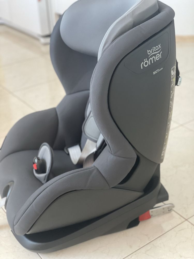 Автокрісло Britax Römer TRIFIX2 I-SIZE (Storm Grey)