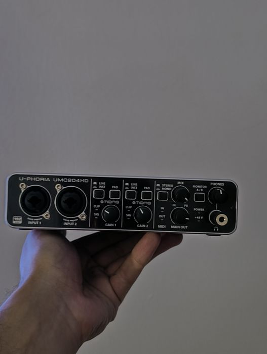Behringer U-Phoria UMC204HD