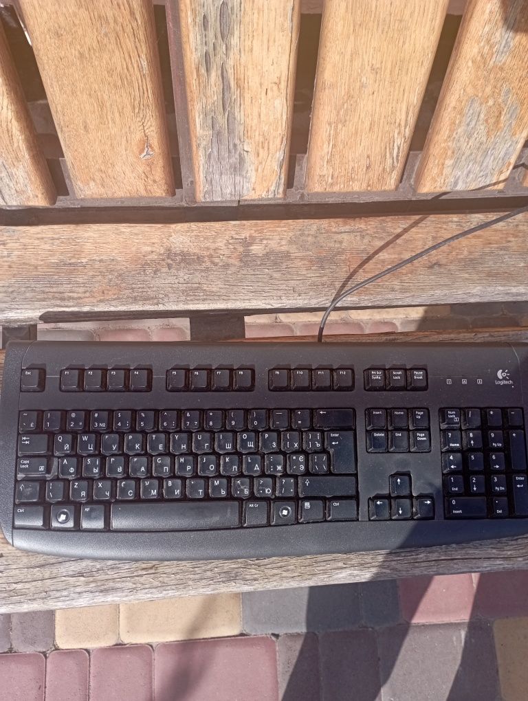 Клавіатура Logitech
