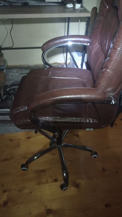 Офісне крісло, екошкіра