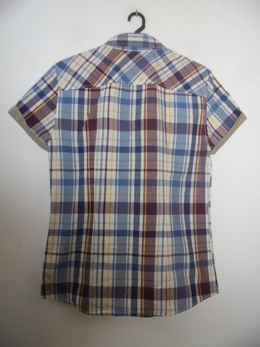 camisa de homem da marca Bershka