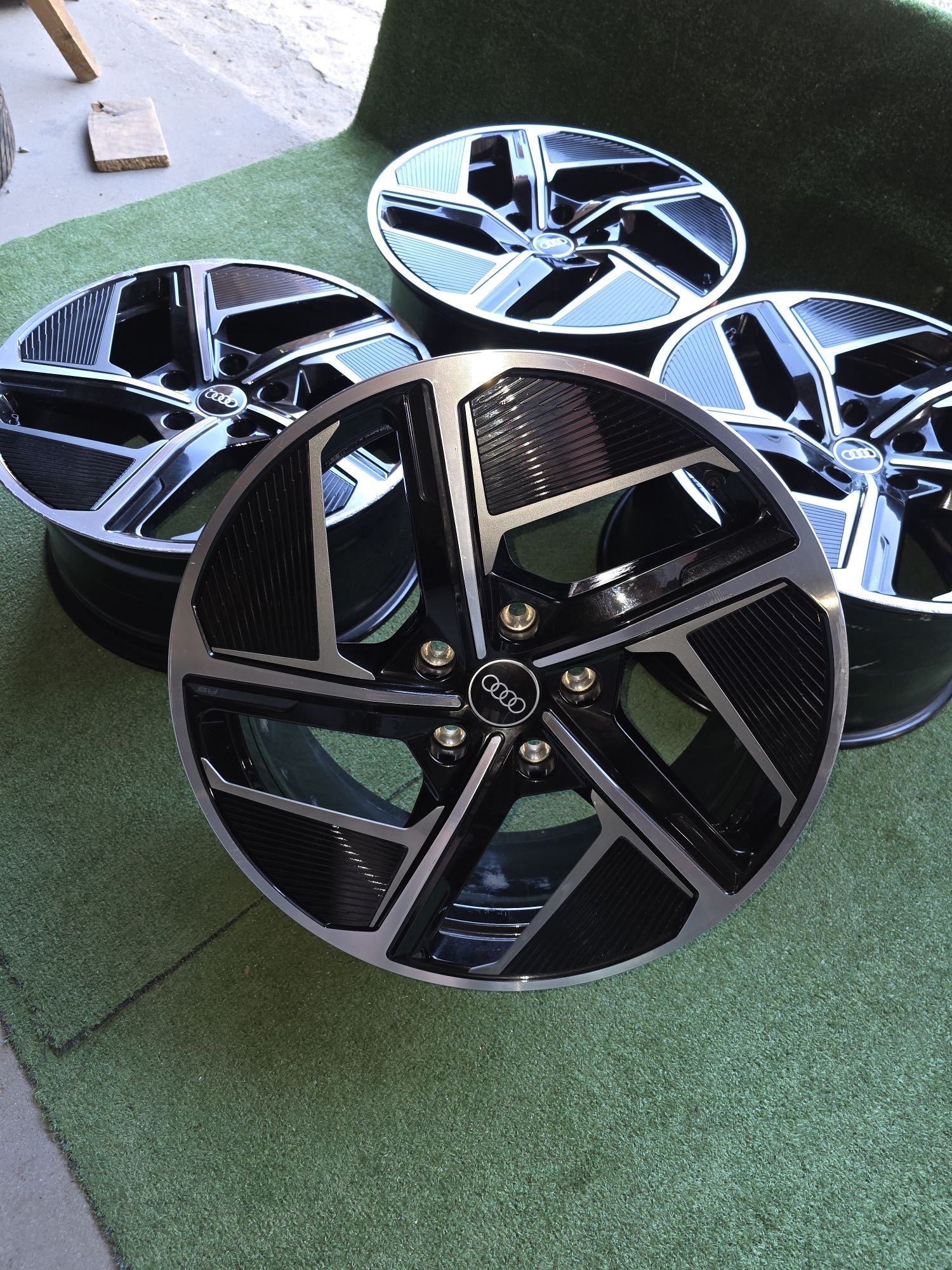 Sprzedam Alufelgi Orginalne Audi RS 5x130 20