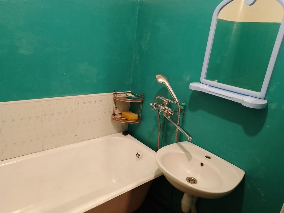 Квартира однокімна подобово.