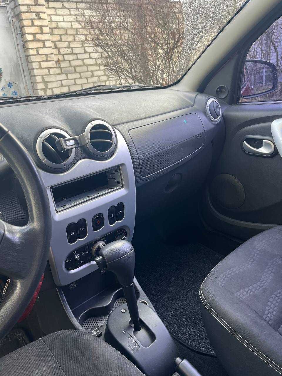Renault Sandero Stepway 2012