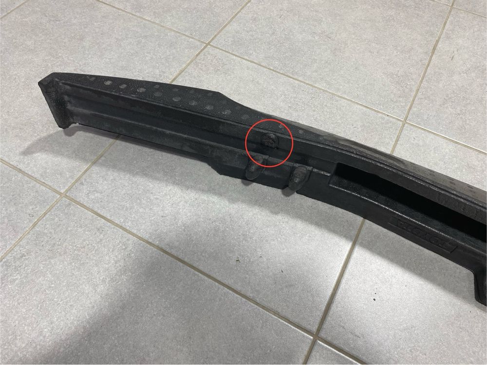 Абсорбер(напомнбвач переднього бампера)Toyota Land Cruiser 200 (08-12)