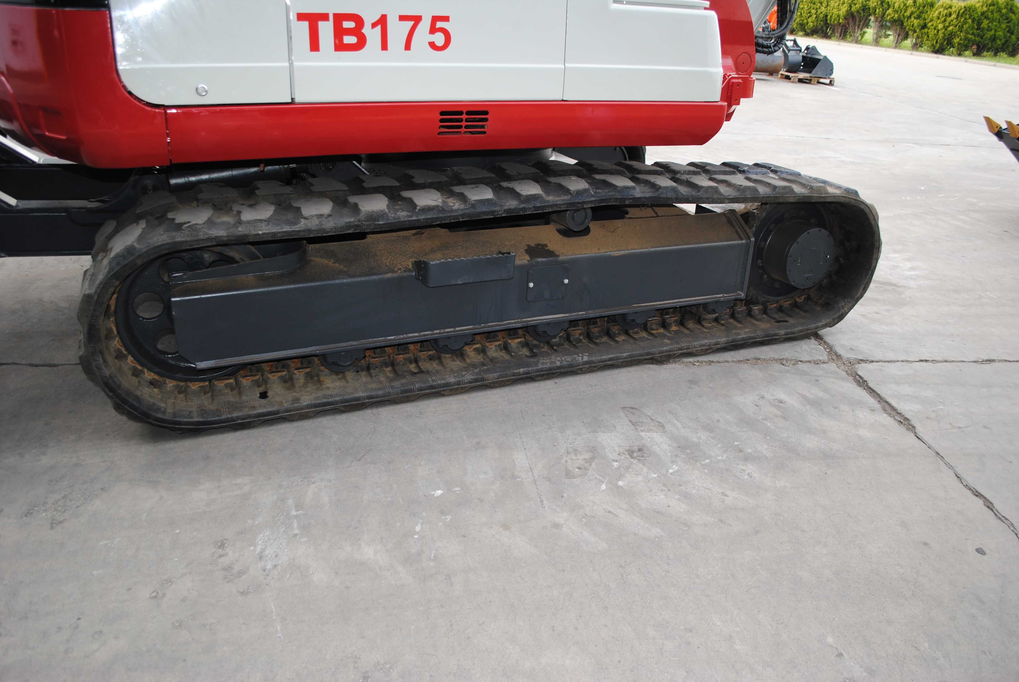 Koparka Takeuchi TB175 - potrójnie łamane ramie