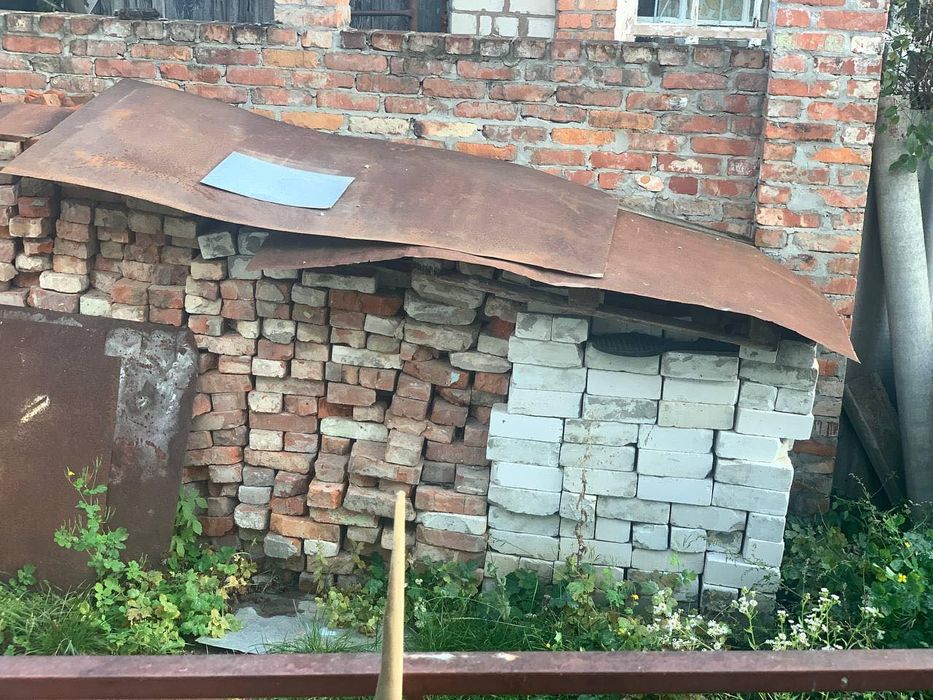 Продам кирпич белый/красный