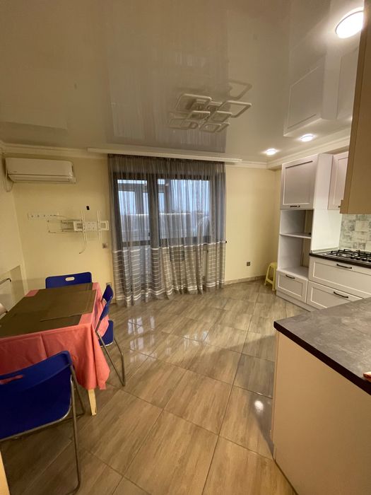 Здам 2х кімнатну квартиру в центрі євроремонт