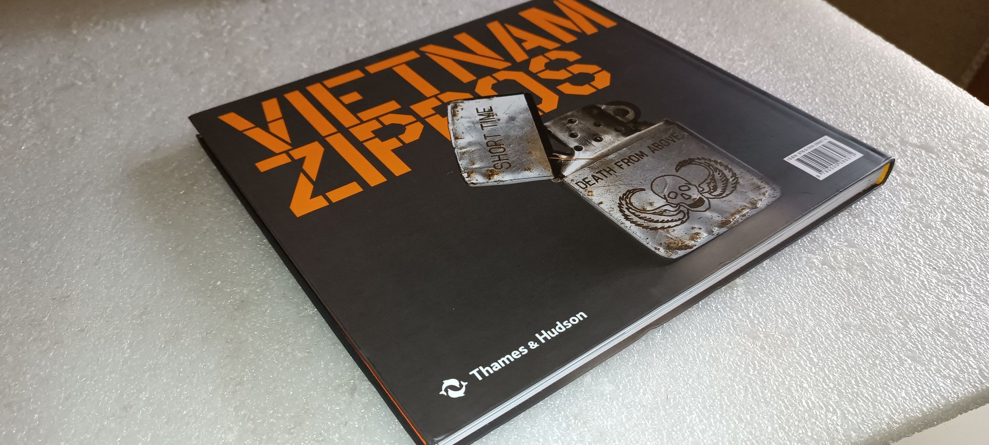 Livro antigo Vietnam Zippos de 2007 por Sherry Buchanan