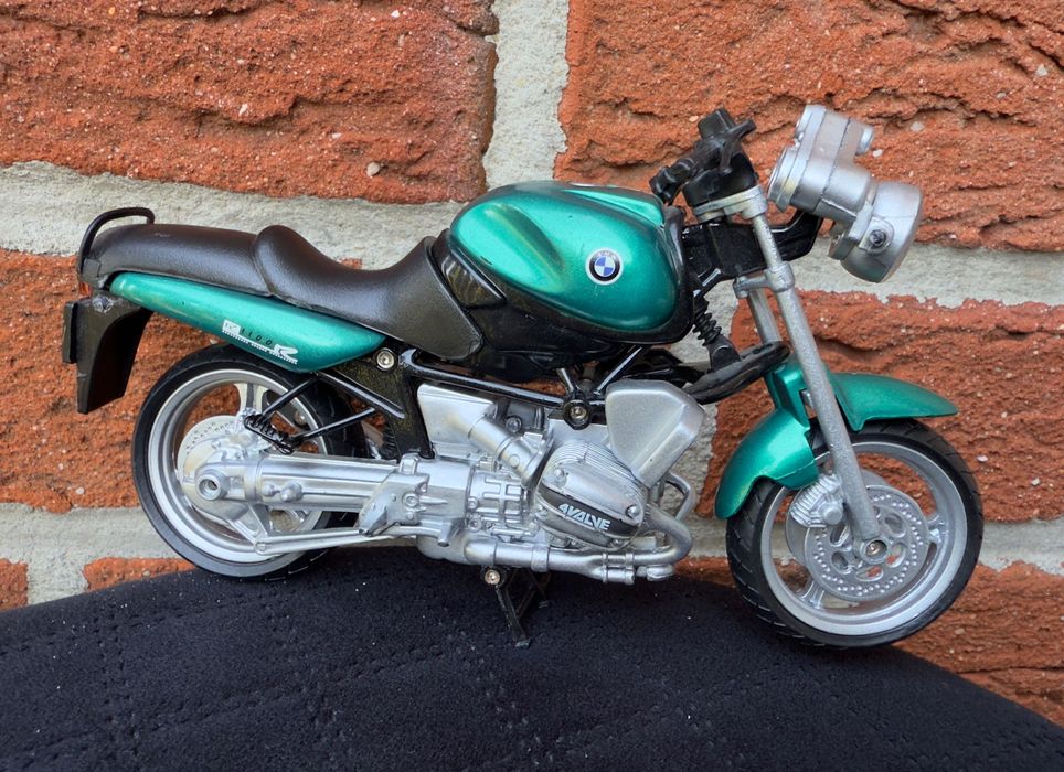 Колекційні моделі мотоцикл та поліцейське авто (Німеччина)