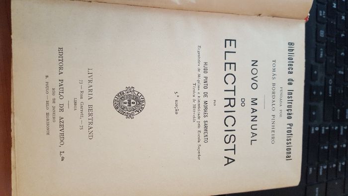 Novo Manual do Eletricista ( Livro com 60 Anos )