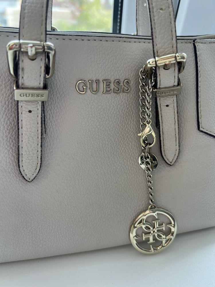 Сумка Guess