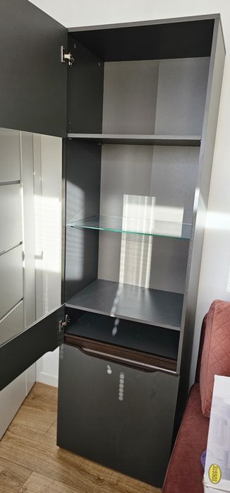 Zestaw mebli ława, witryna i komoda