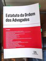 Vários livros da área de Direito