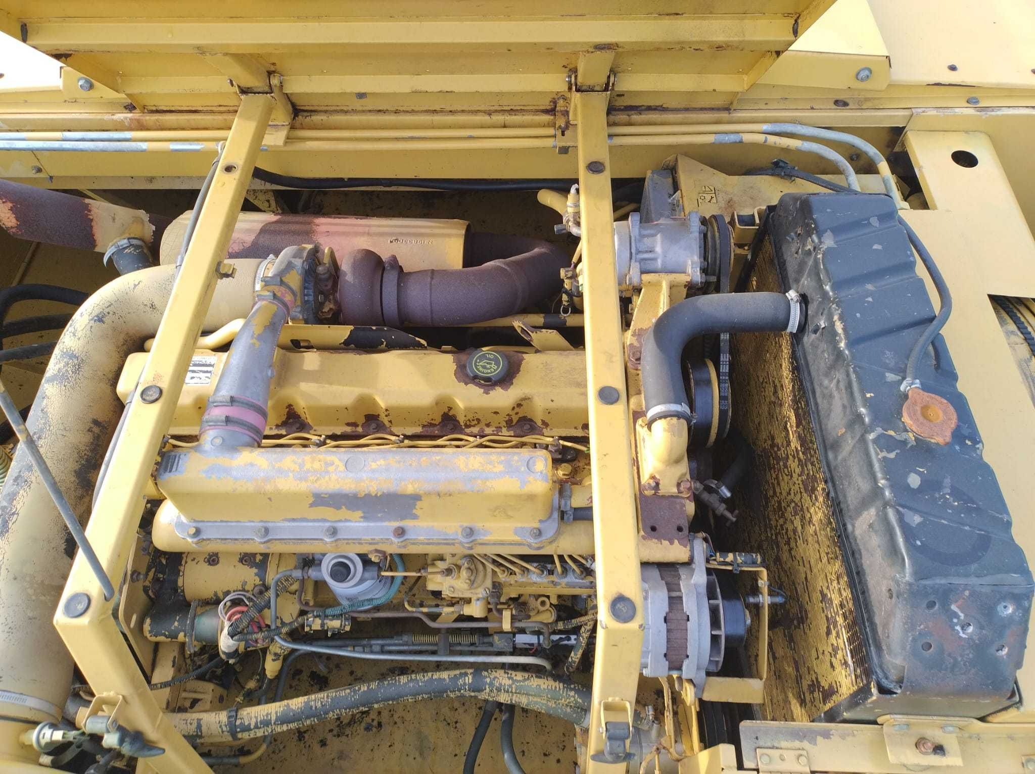 New Holland TX 63 kombajn zbożowy, heder 4.5, opony 800,