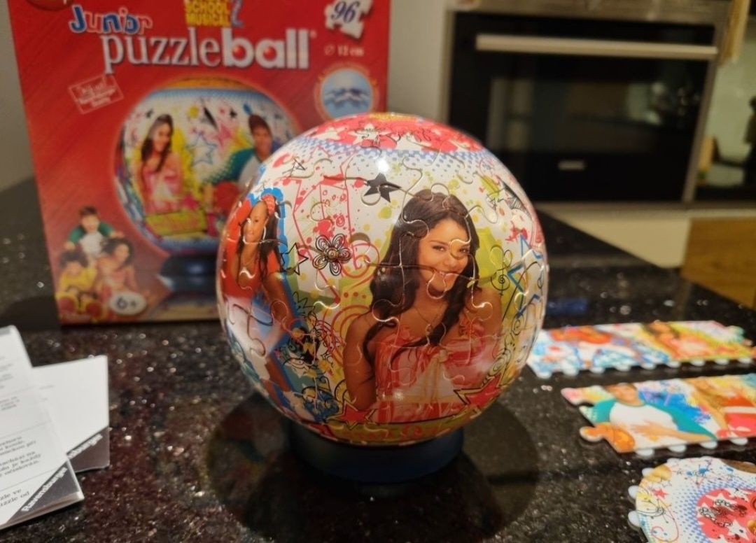 Puzzle ball kula puzle High School Musical 2 96 elementów Raven