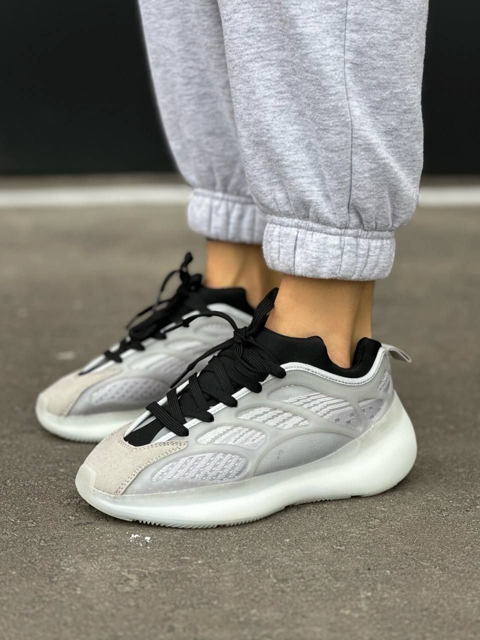 Женские Adidas Yeezy Boost 700 V3, yezzy boost 700, изи буст 700 изики