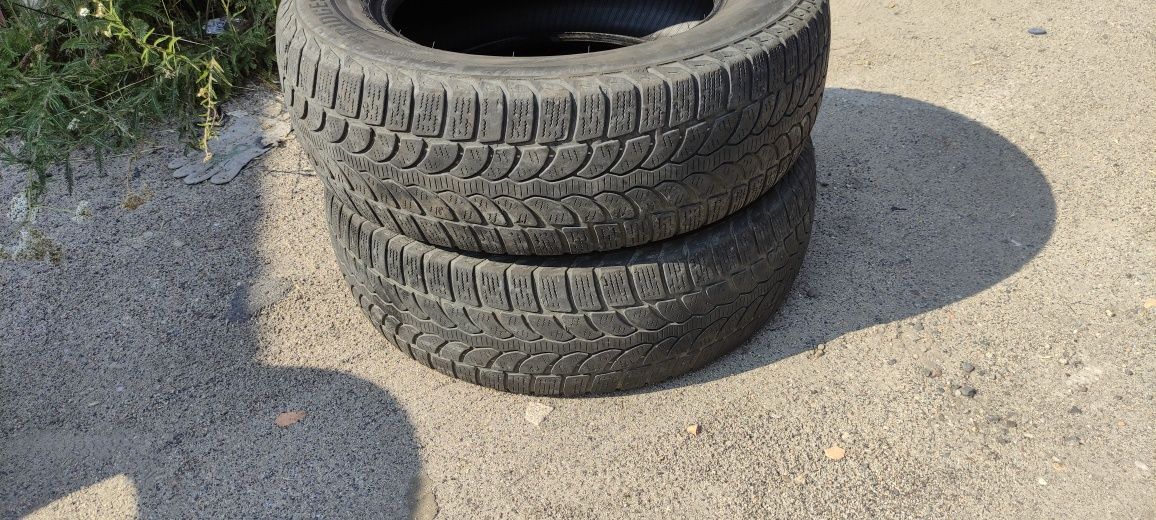 Opony zimowe z 2017r 215/65/16 Bridgestone PN