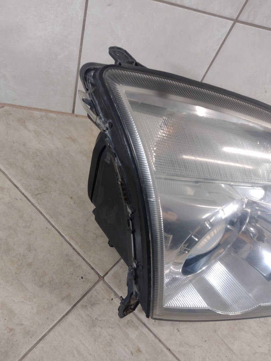 Reflektor lampa Opel Vectra C signum biksenon skrętny przed lift Europ