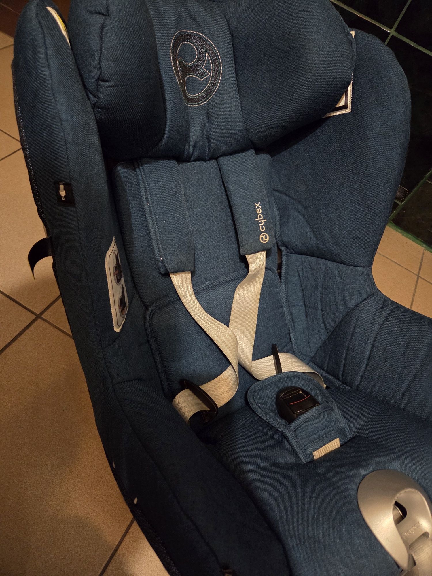 Fotelik obrotowy Sirona Z i-size cybex z bazą