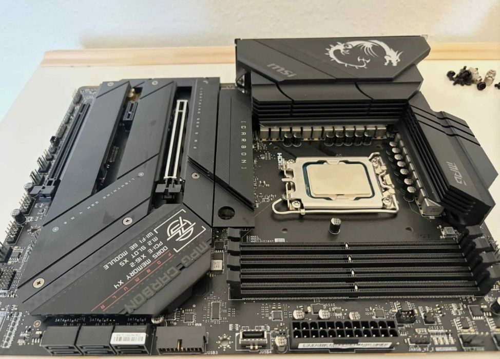 --- MSI MPG Z790 Carbon WiFi !!! C/ GARANTIA