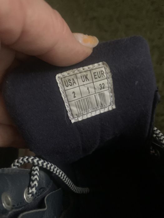 Продам кроссовки для мальчика д